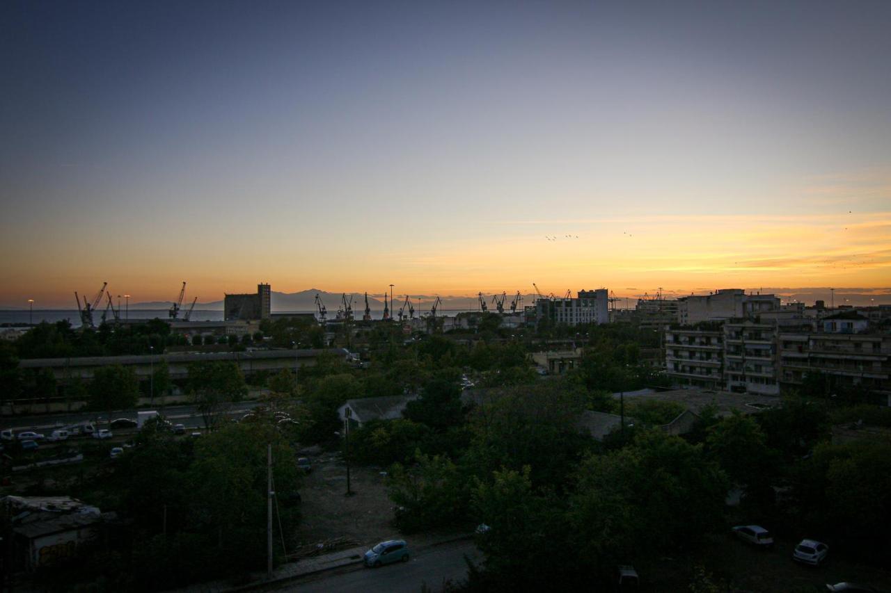 La Place De La Gare Suites - New Subway Station Thessaloniki Exterior photo